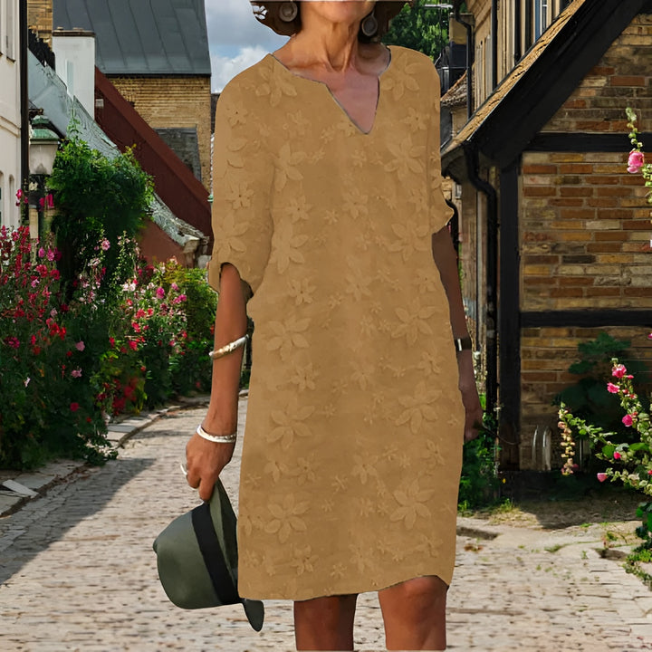 Amber | Floral Knee-Length Shift Dress