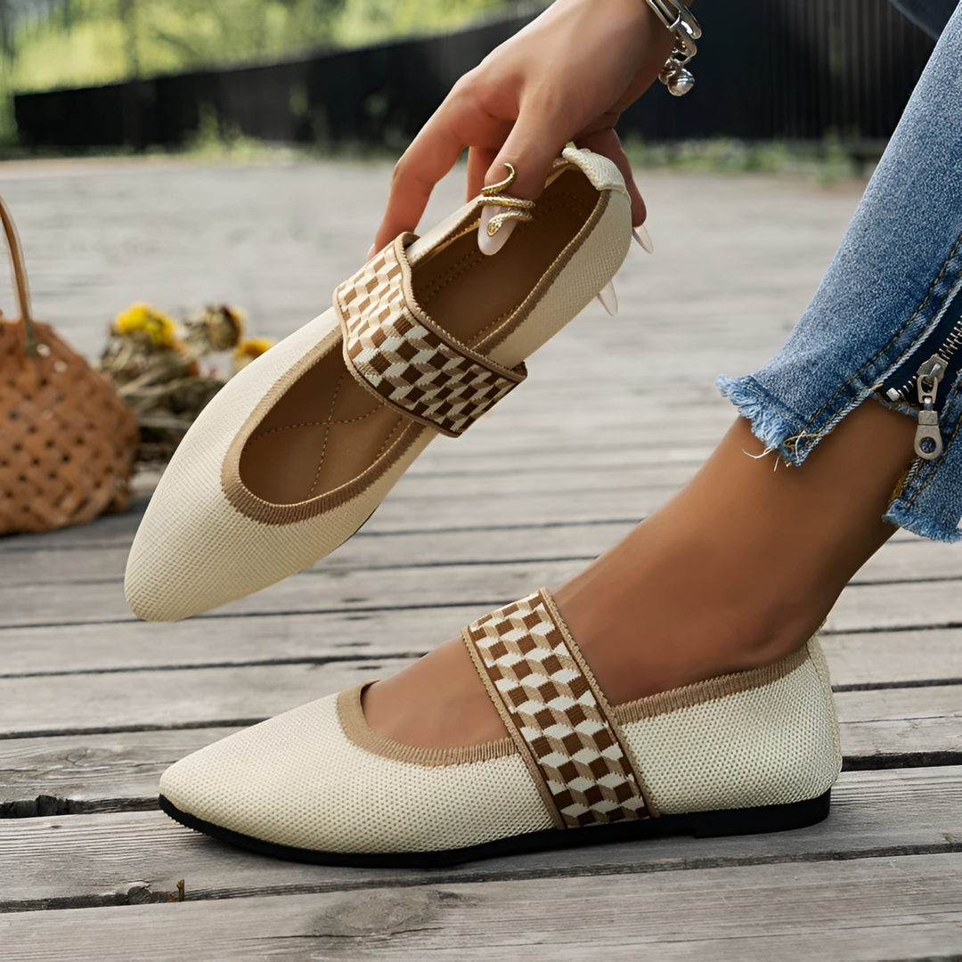 Cordelia | Pointed-Toe Mary Jane Flat